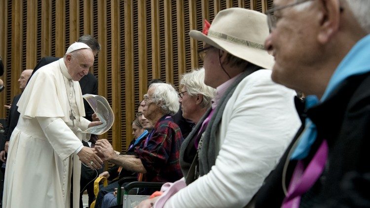 Los mayores y los abuelos, el “nosotros” que hace renacer la humanidad