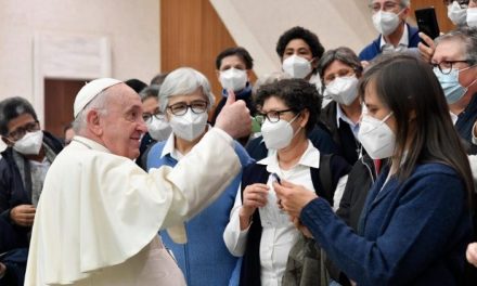 Catequesis del Papa: arraigados en nuestras raíces y abiertos al universalismo de la fe