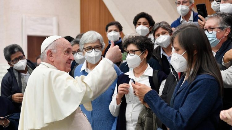 Catequesis del Papa: arraigados en nuestras raíces y abiertos al universalismo de la fe