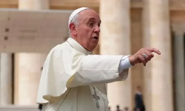 El Papa propone escuchar “con los oídos del corazón” para hacer más humana la comunicación