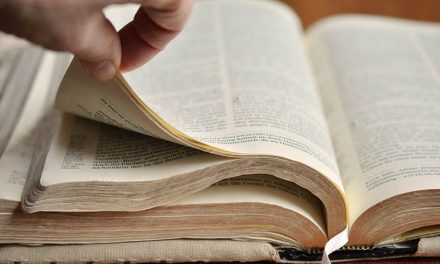 Lanzan curso sobre la Biblia y sus manuscristos