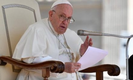 El Papa: Dios prefiere una oración de protesta y no una religiosidad hipócrita