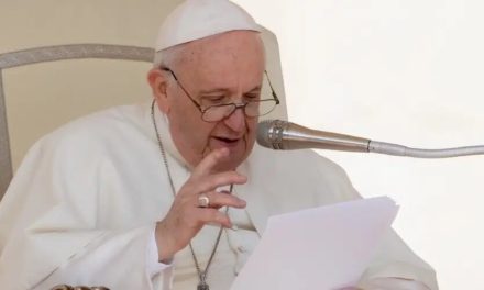 El Papa: la vejez es un límite y un don, descartarla es traicionar la vida